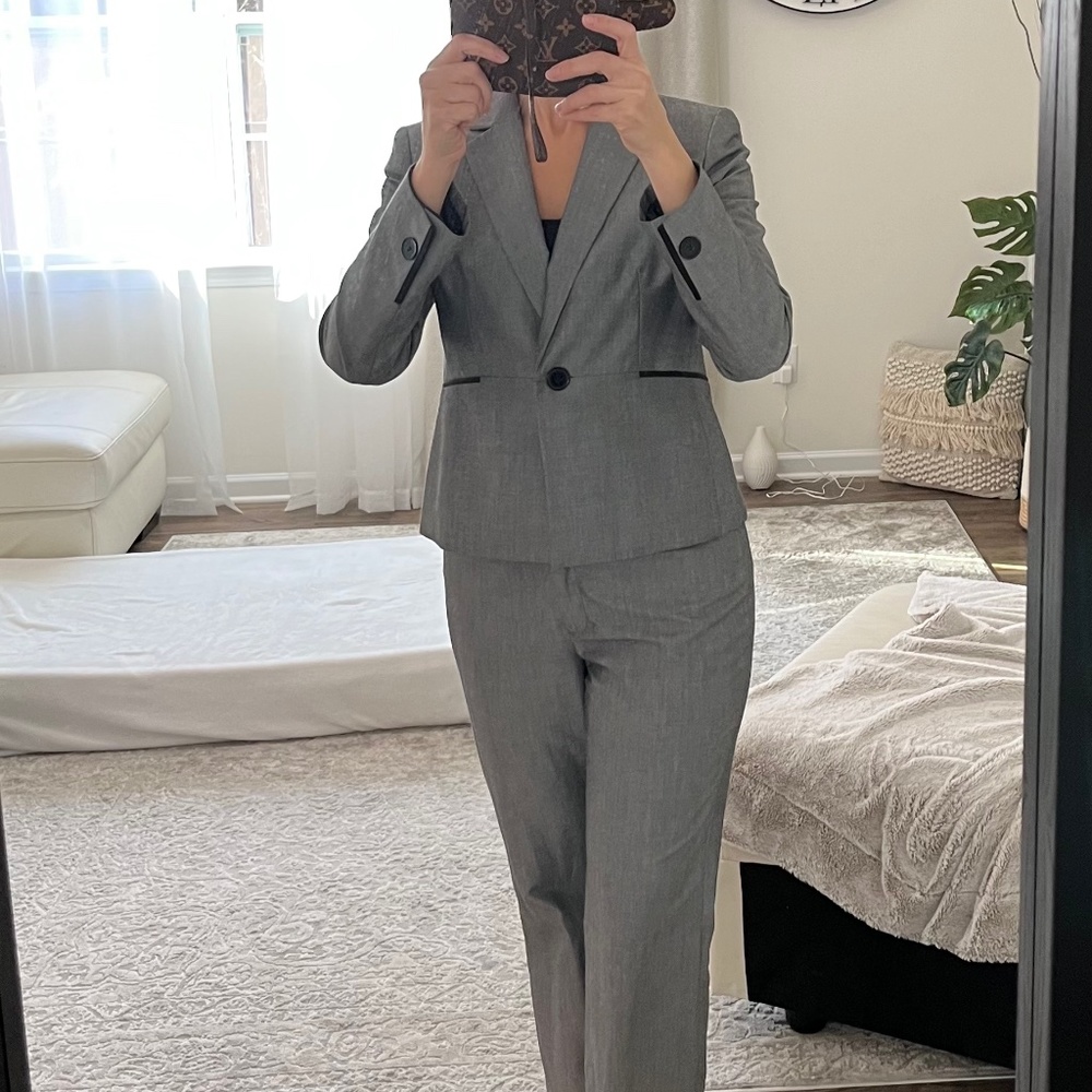 Nine West 2 pc Blazer, Pant Suit, Grey, Size 4
